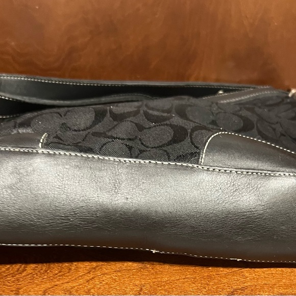 COACH J8Y-6346 signature black leather and canvas bag in  Excellent condition. - Picture 2 of 7